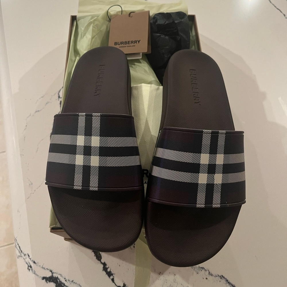 Burberry  Furley check slide